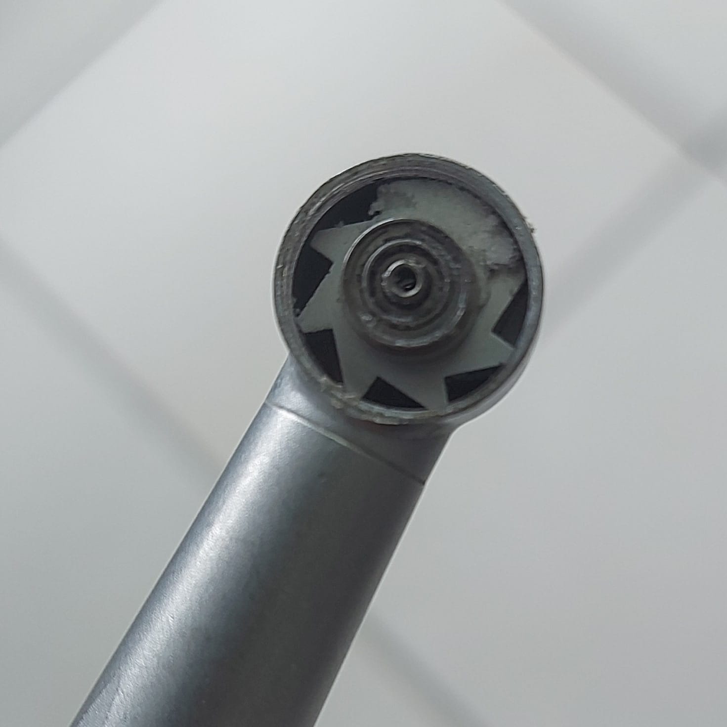 Manutenção em Peça de Mão Odontológica